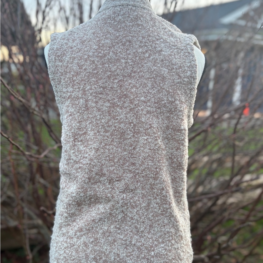 Harries Woman’s 100% Wool Brown Patterned Sweater Vest Sz Sm - Picture 9 of 9